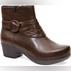 Dansko Tabitha Leather Ankle Boots brown size 9